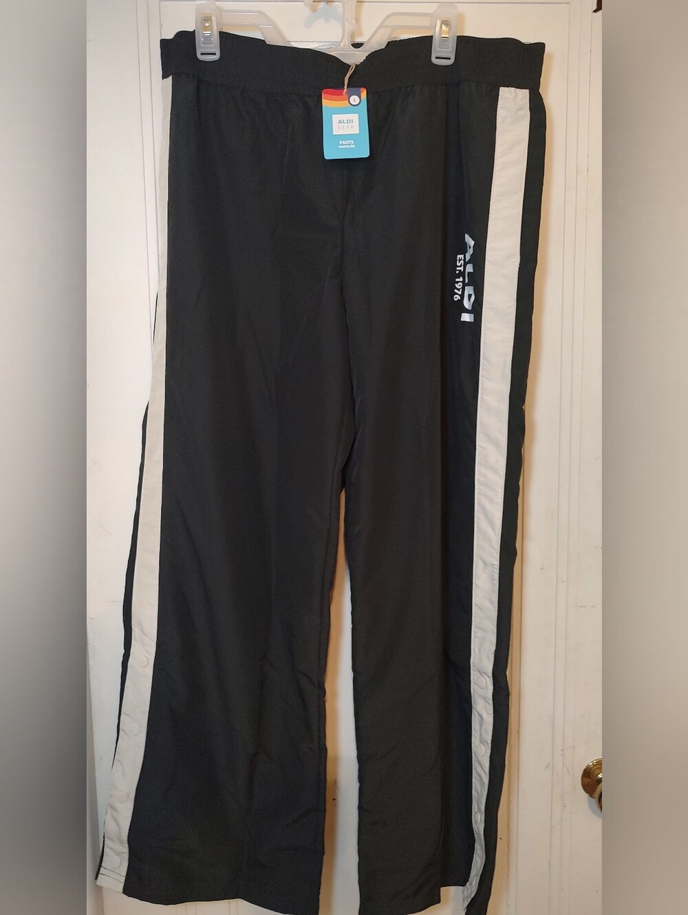 Aldi Gear Unisex Pants Size Large NWT Black